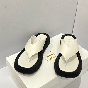 Authentic THE ROW sandals
